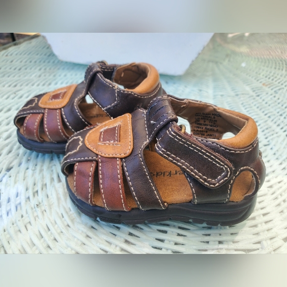 Sandals - Picture 2 of 5